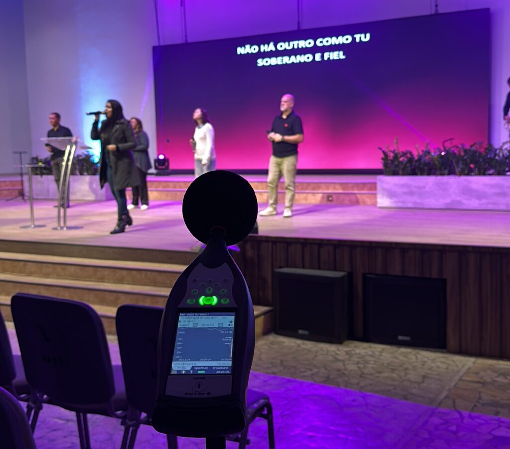 Medição acústica para realização de projeto da Igreja do Evangelho Quadrangular de São Paulo,SP.
