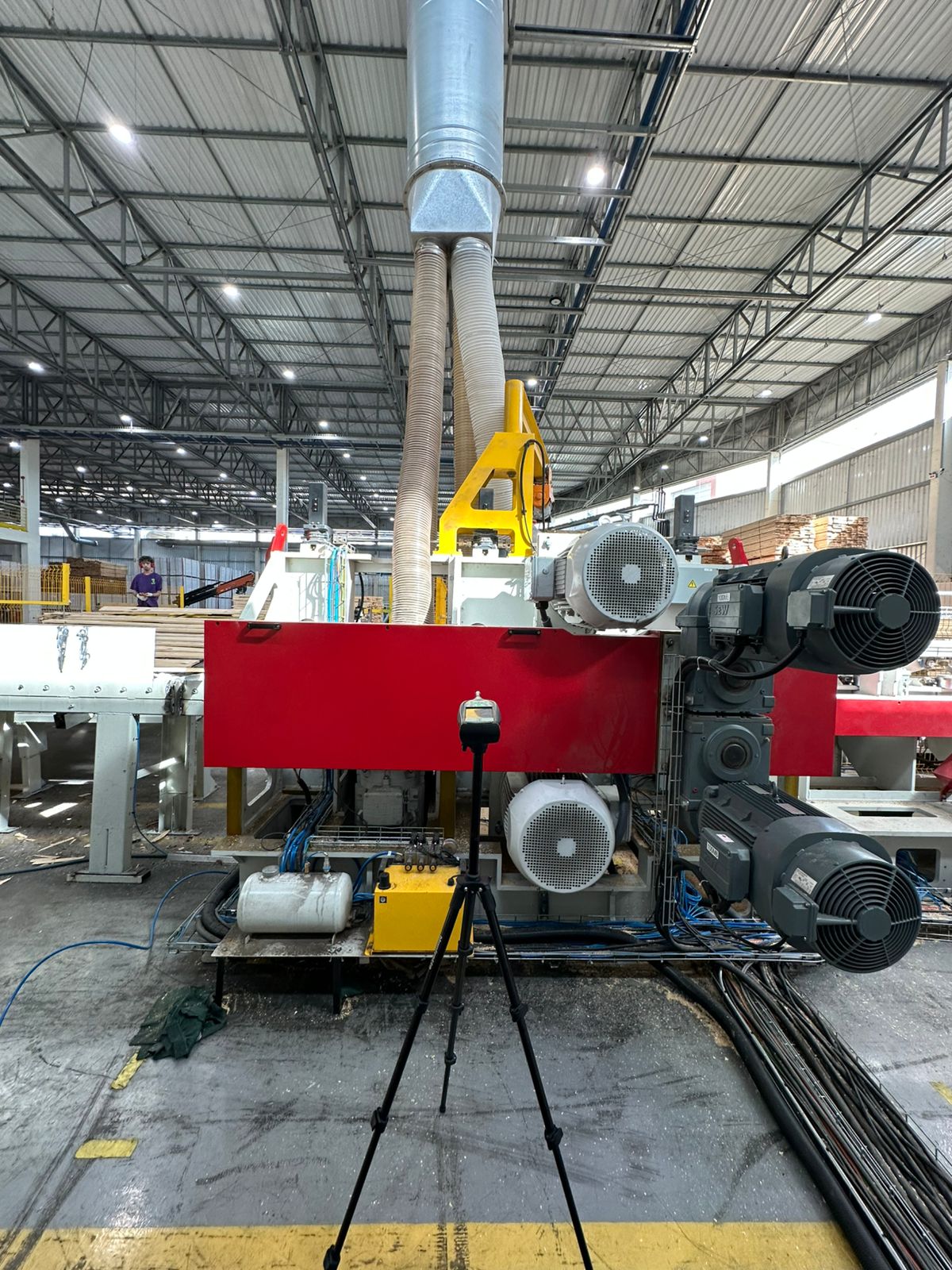 medição de ruído de equipamento de beneficiamento de madeira